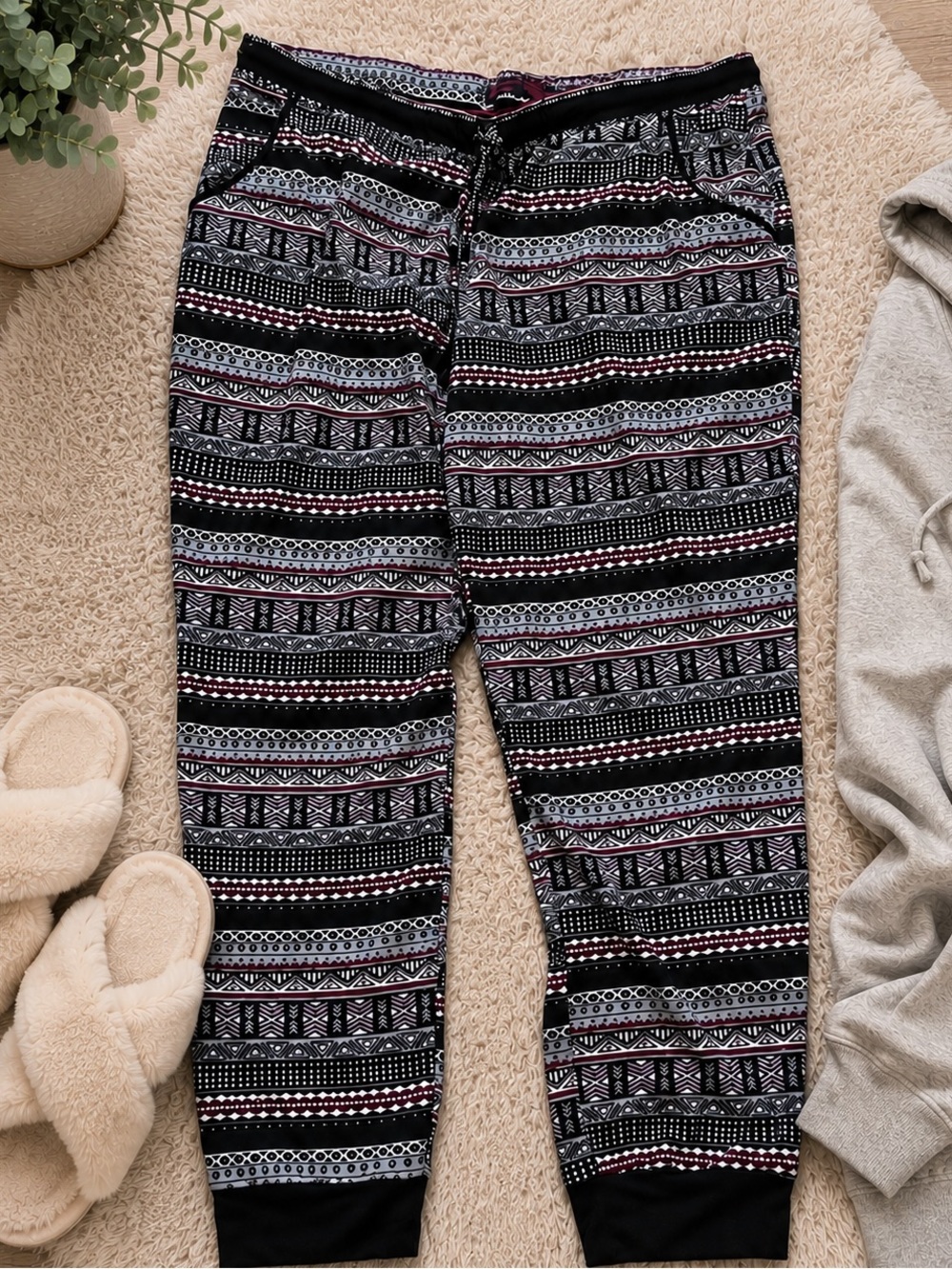 No Boundaries Geometric Print Jogger Pants Women’s XXL Cozy Lounge Pajama